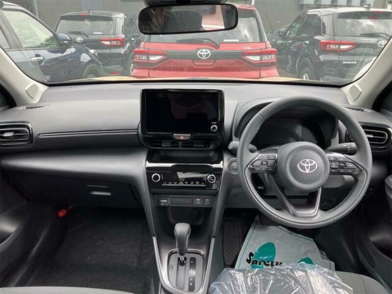 YARIS CROSS