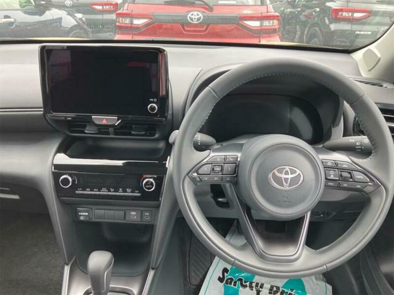 YARIS CROSS