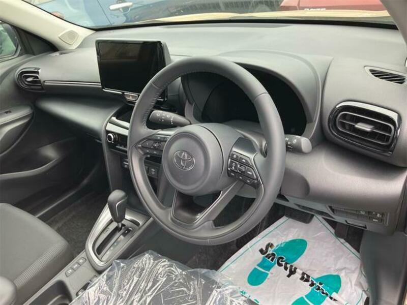 YARIS CROSS