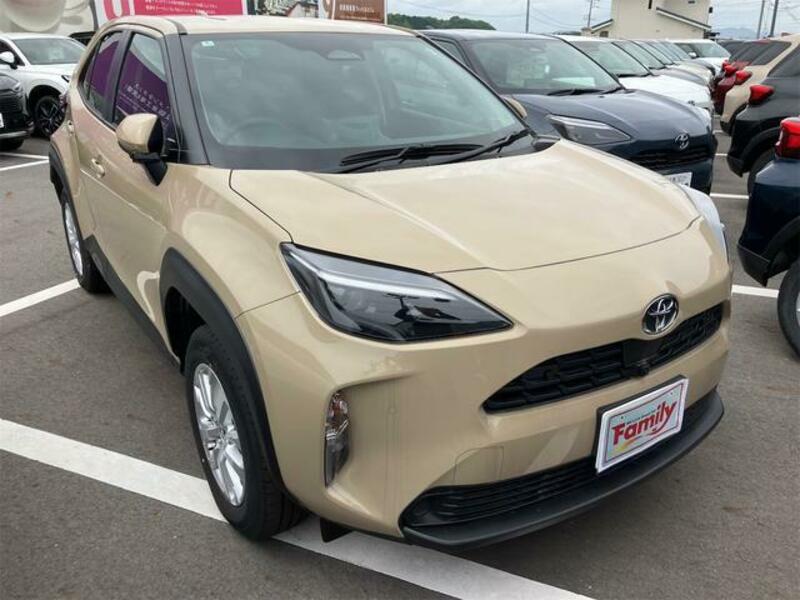 YARIS CROSS