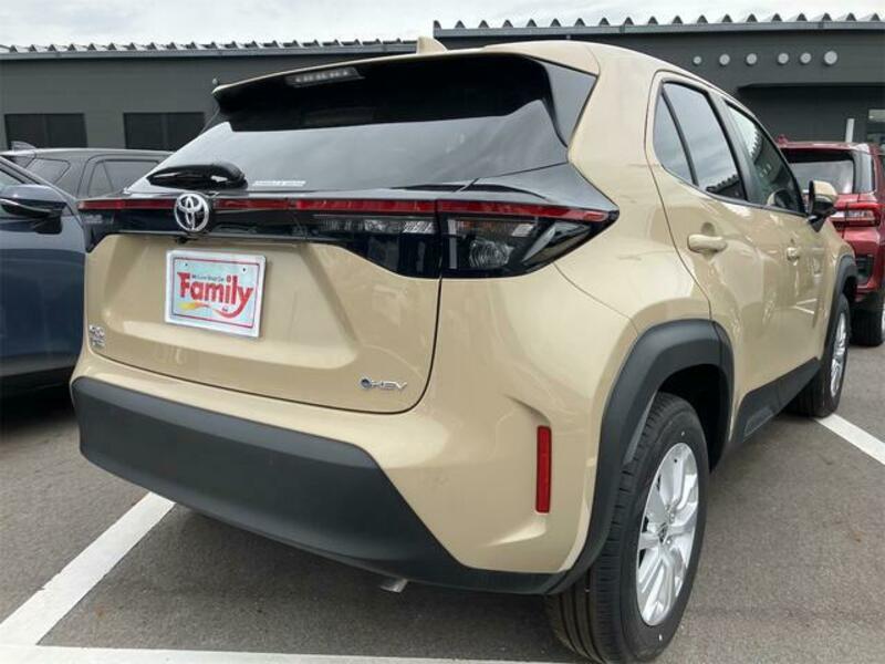 YARIS CROSS