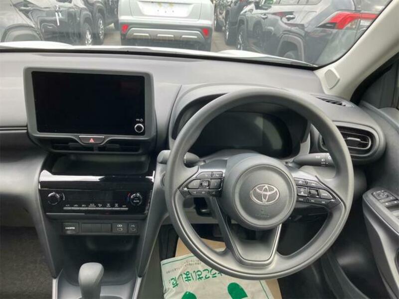 YARIS CROSS
