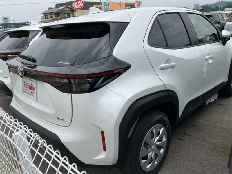 YARIS CROSS