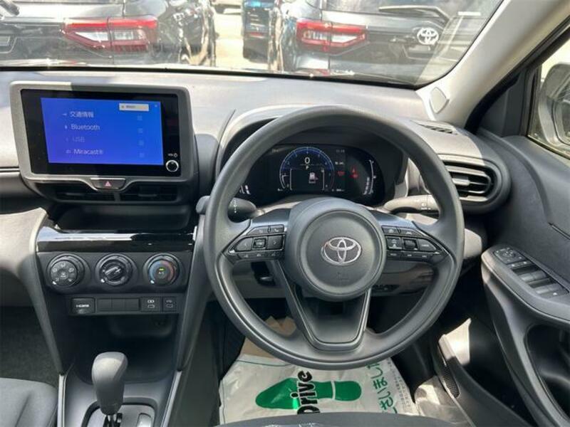 YARIS CROSS