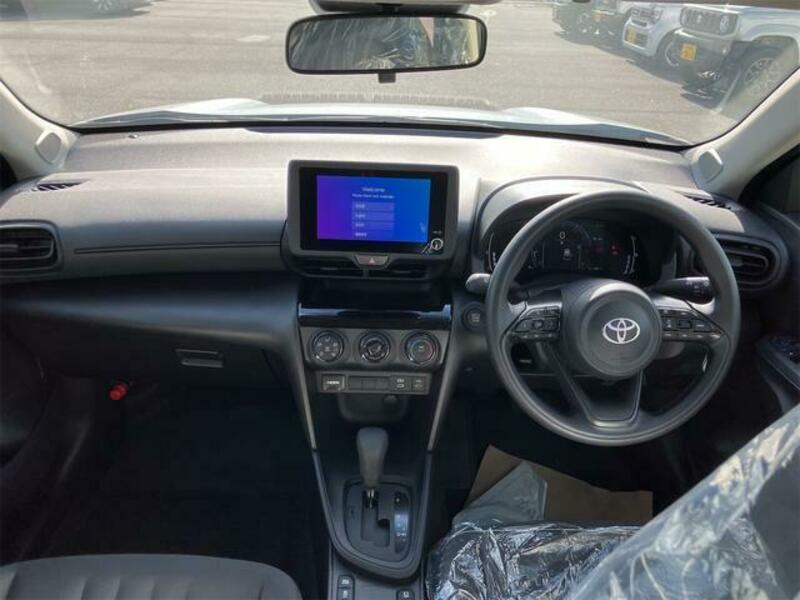 YARIS CROSS