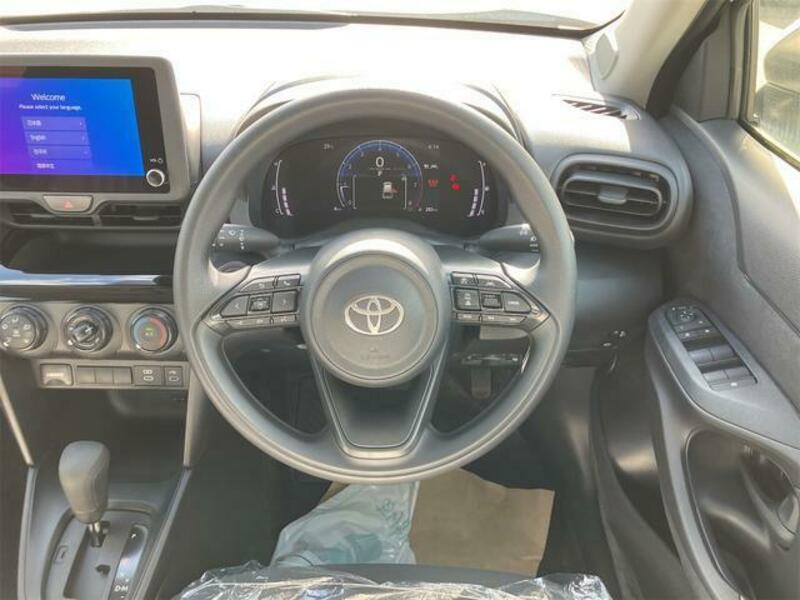 YARIS CROSS