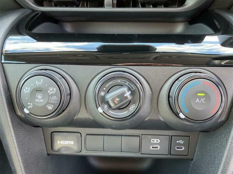 YARIS CROSS
