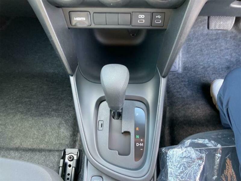 YARIS CROSS