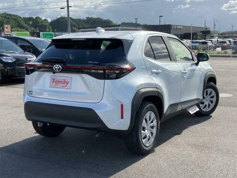 YARIS CROSS