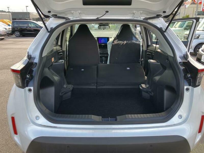 YARIS CROSS