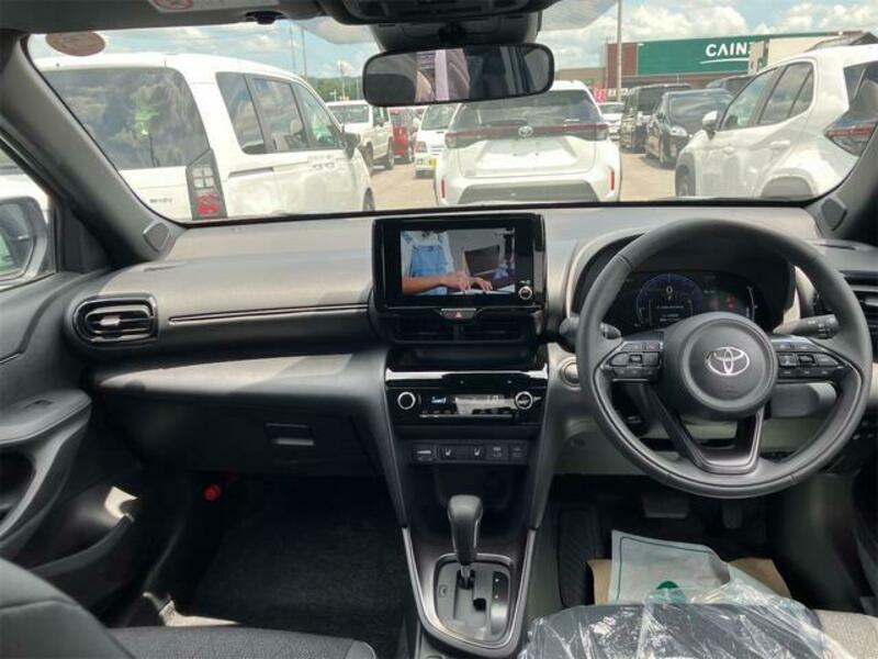 YARIS CROSS