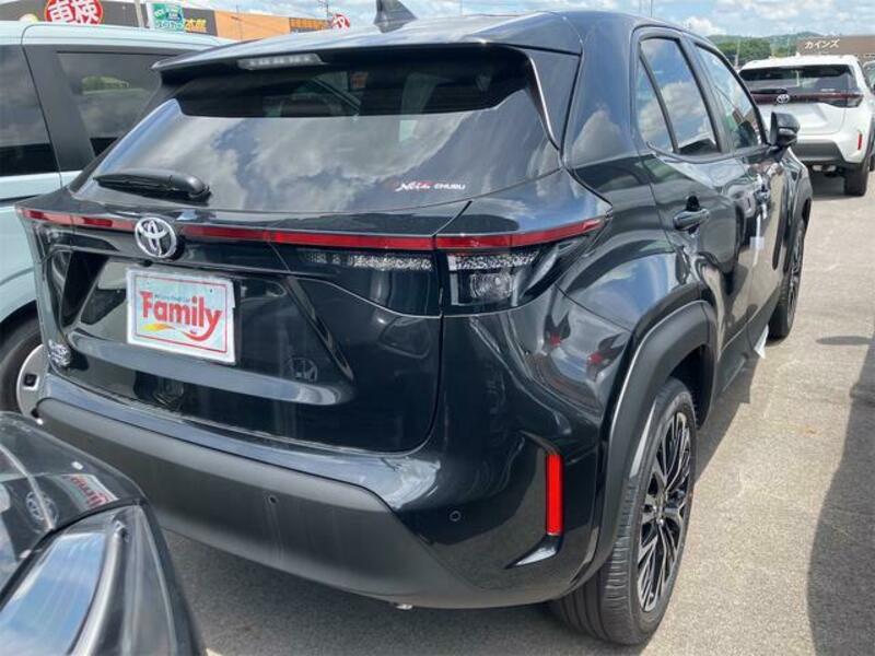 YARIS CROSS