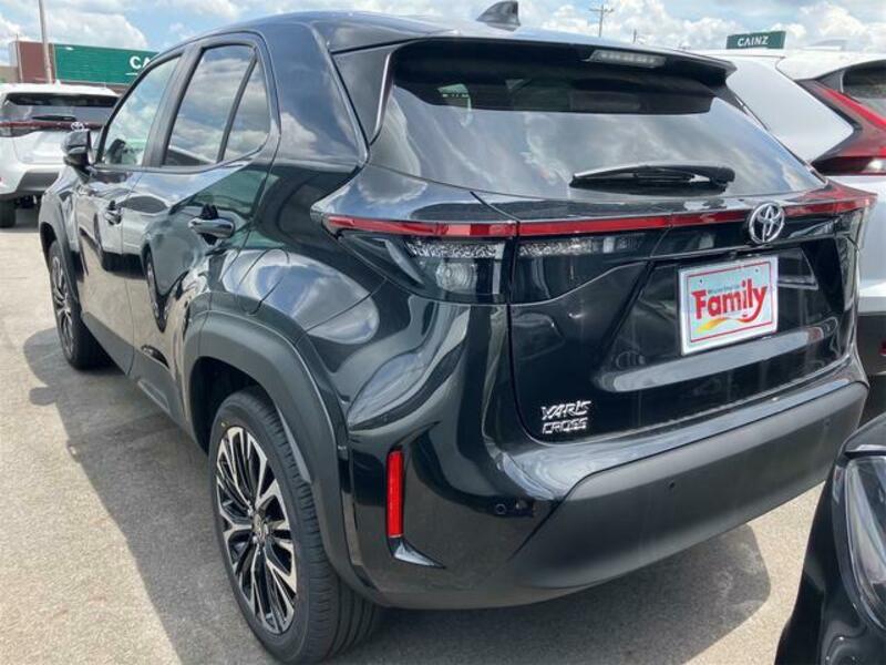 YARIS CROSS