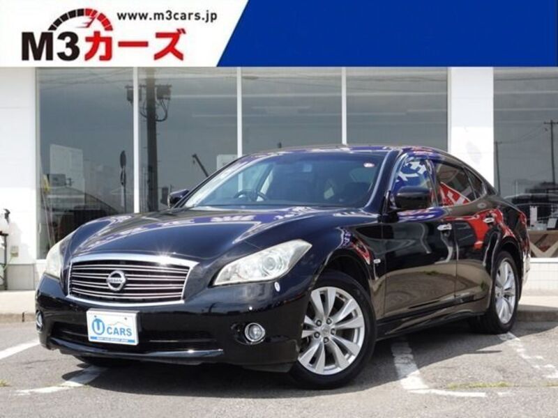NISSAN FUGA
