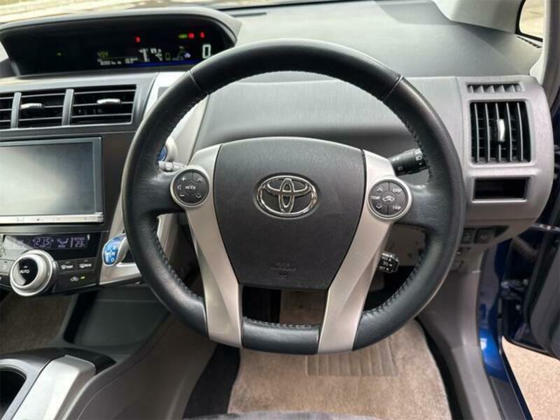 PRIUS ALPHA