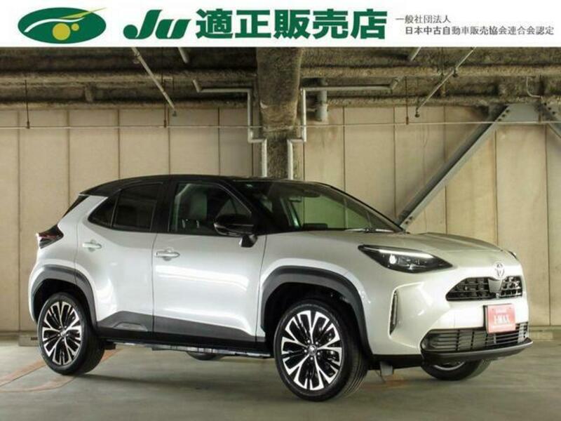 YARIS CROSS