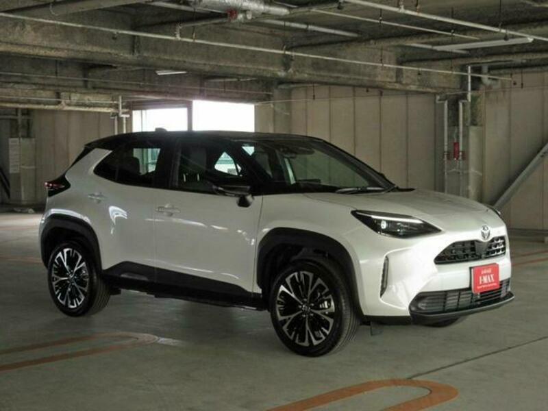 YARIS CROSS