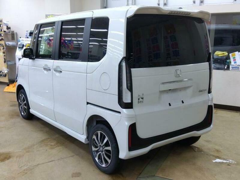 N BOX CUSTOM