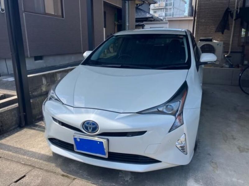 TOYOTA PRIUS