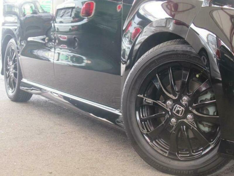 N BOX CUSTOM
