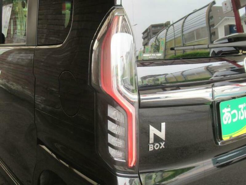 N BOX CUSTOM