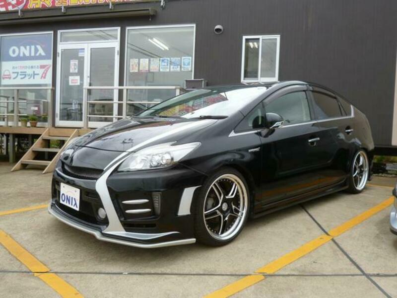 TOYOTA PRIUS