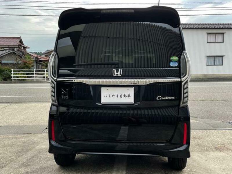 N BOX CUSTOM