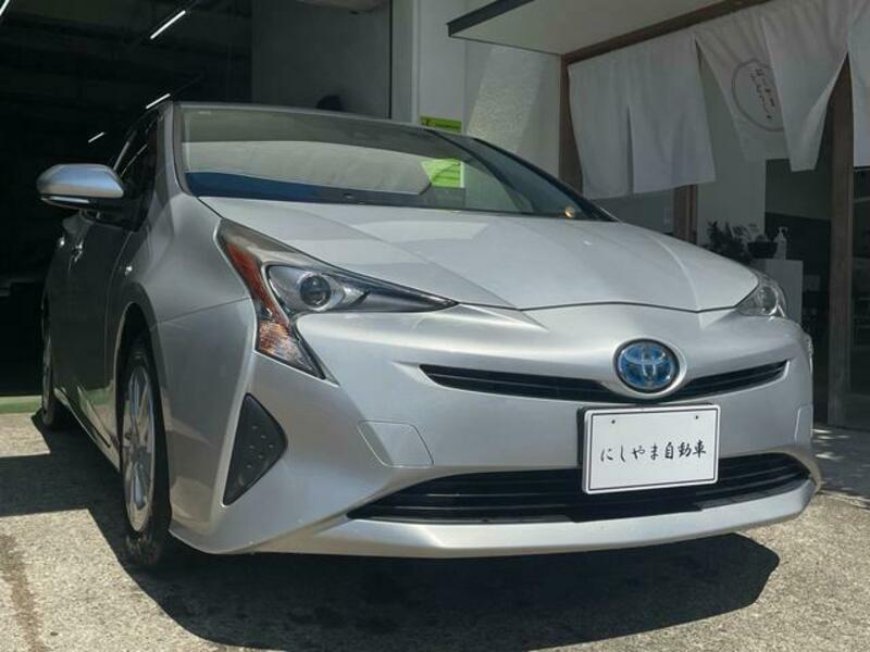 TOYOTA PRIUS
