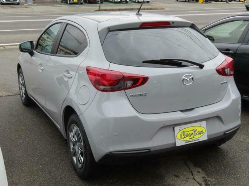 MAZDA2