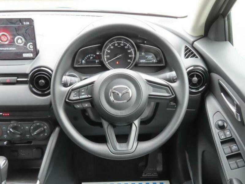 MAZDA2