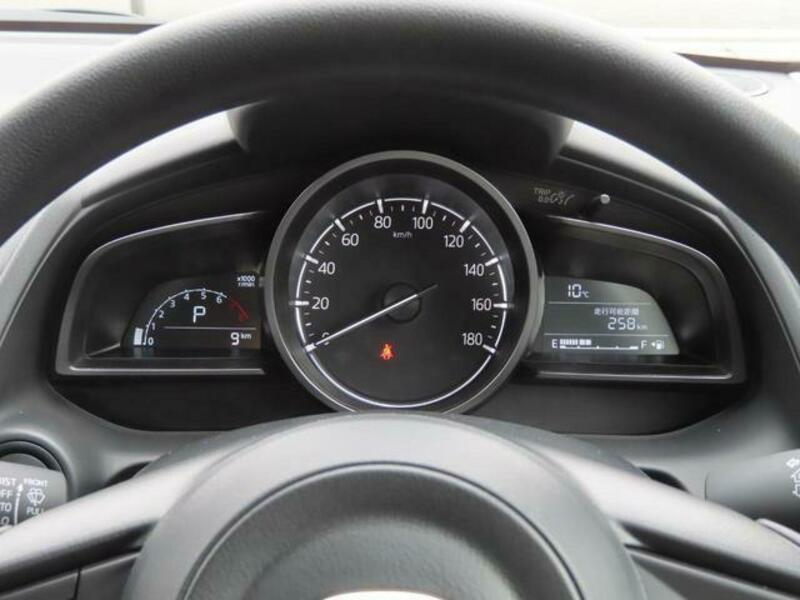 MAZDA2