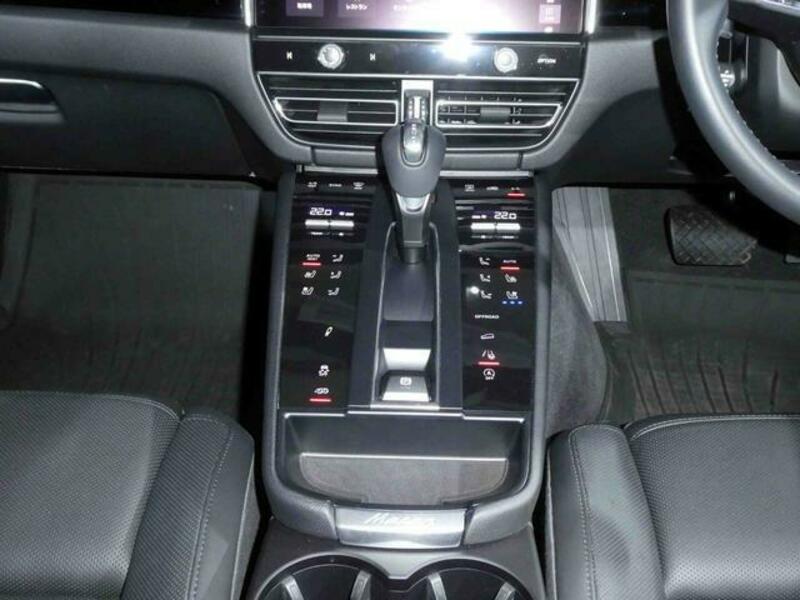 MACAN