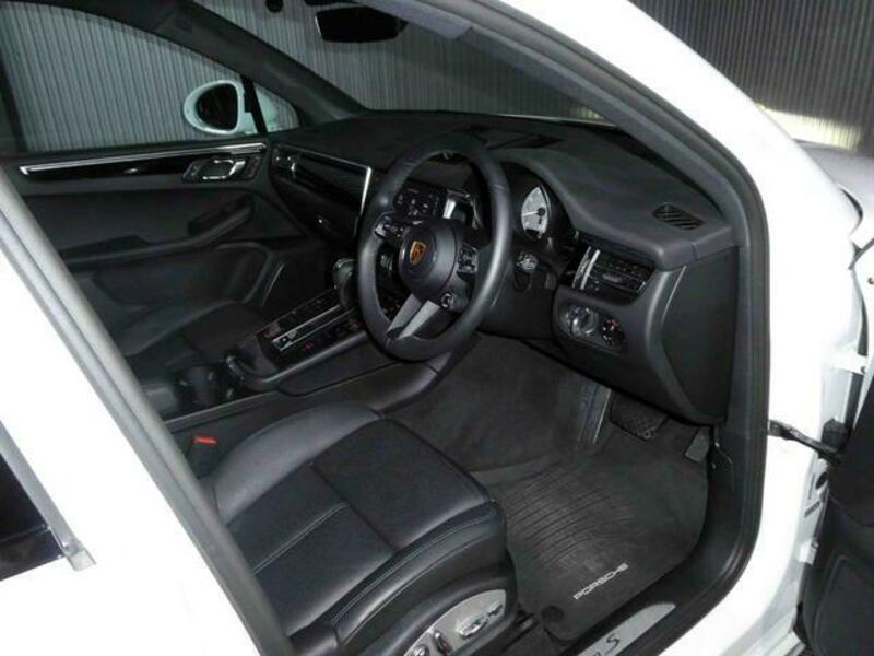 MACAN