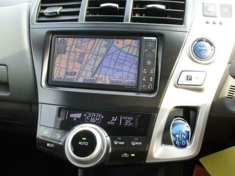 PRIUS ALPHA