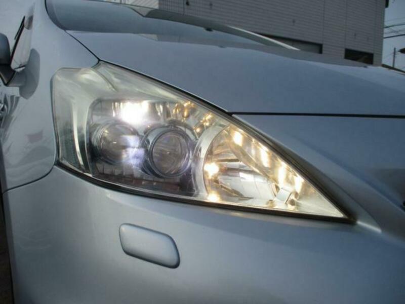 PRIUS ALPHA