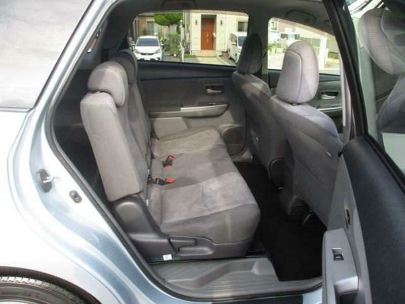 PRIUS ALPHA