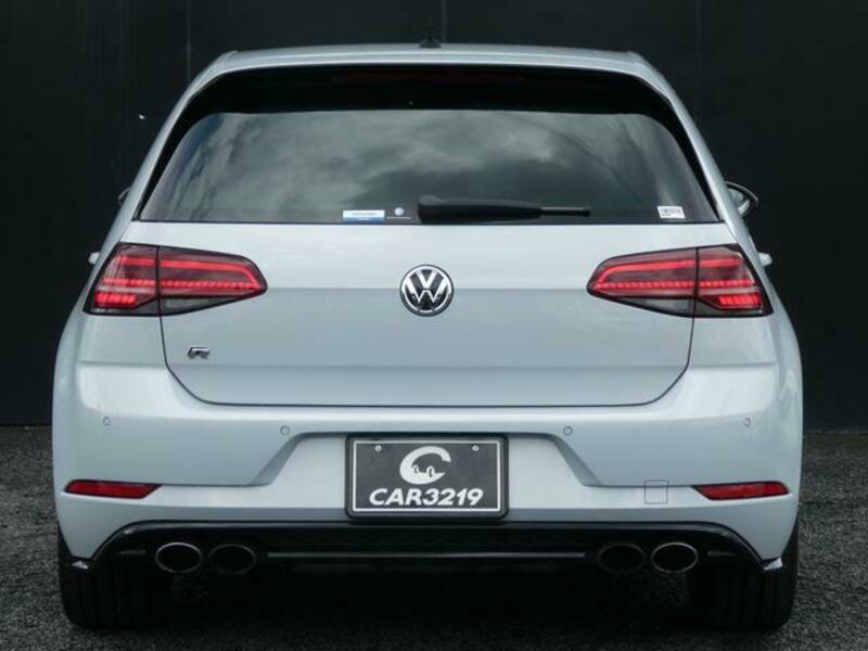 GOLF R