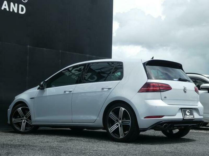 GOLF R