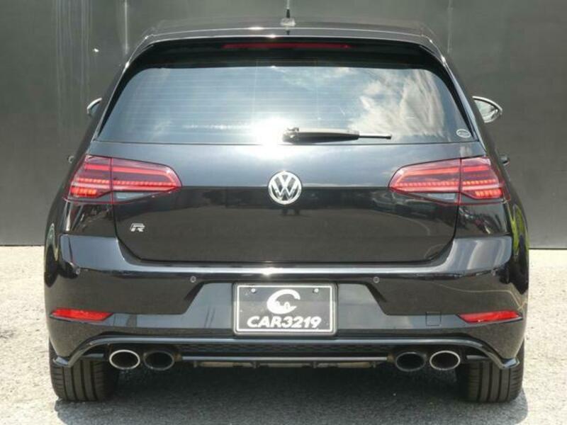 GOLF R