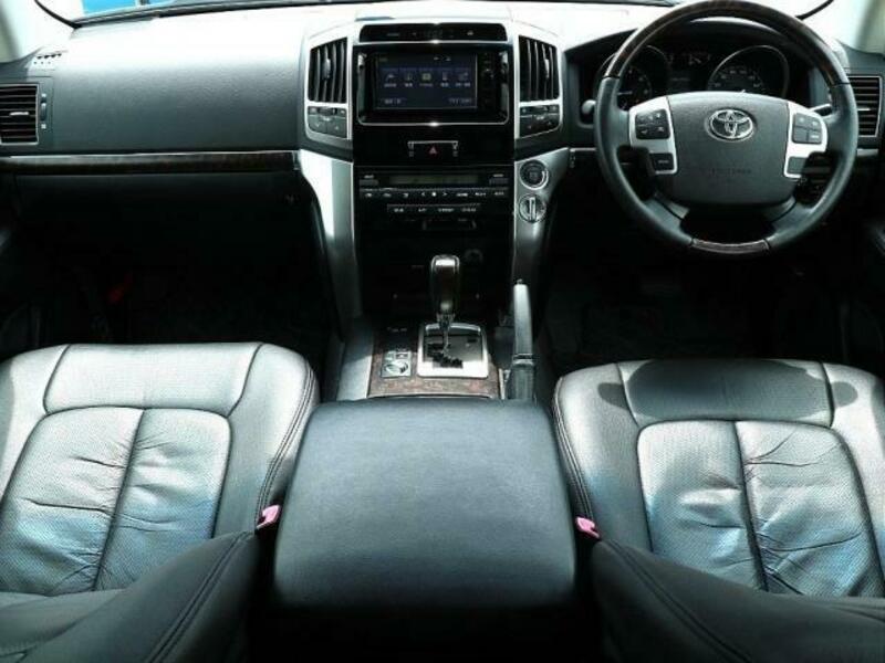 LAND CRUISER