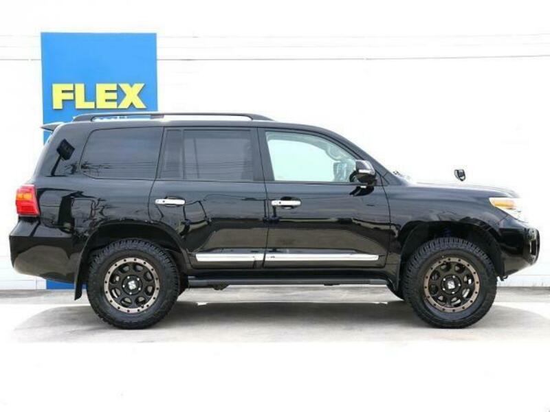 LAND CRUISER