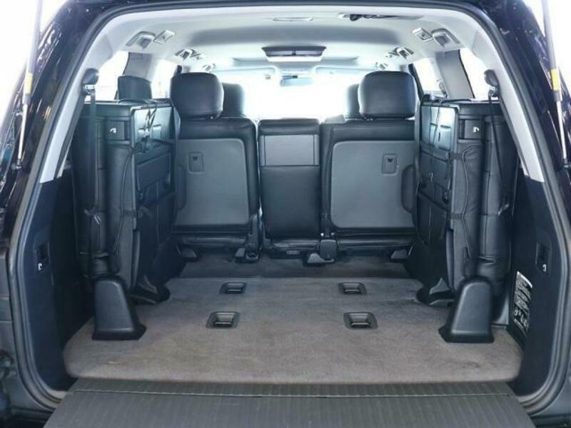 LAND CRUISER