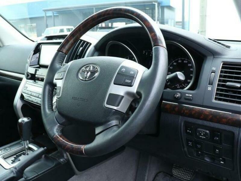 LAND CRUISER