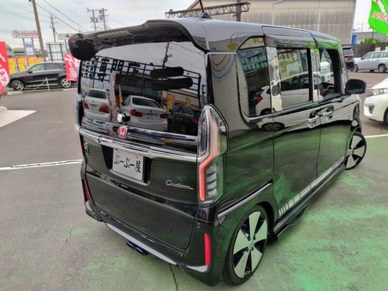 N BOX CUSTOM