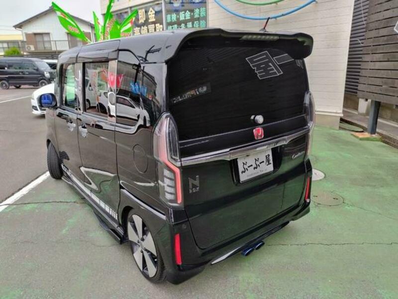 N BOX CUSTOM
