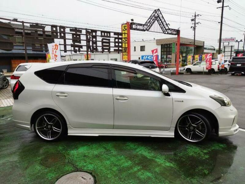 PRIUS ALPHA