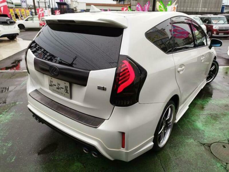 PRIUS ALPHA