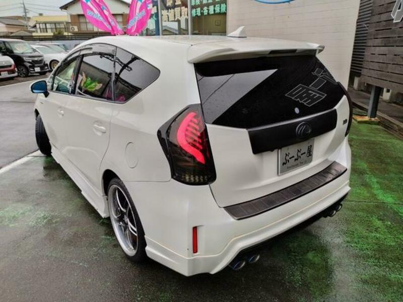 PRIUS ALPHA