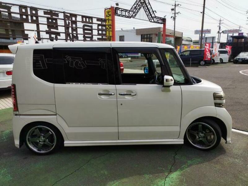 N BOX CUSTOM