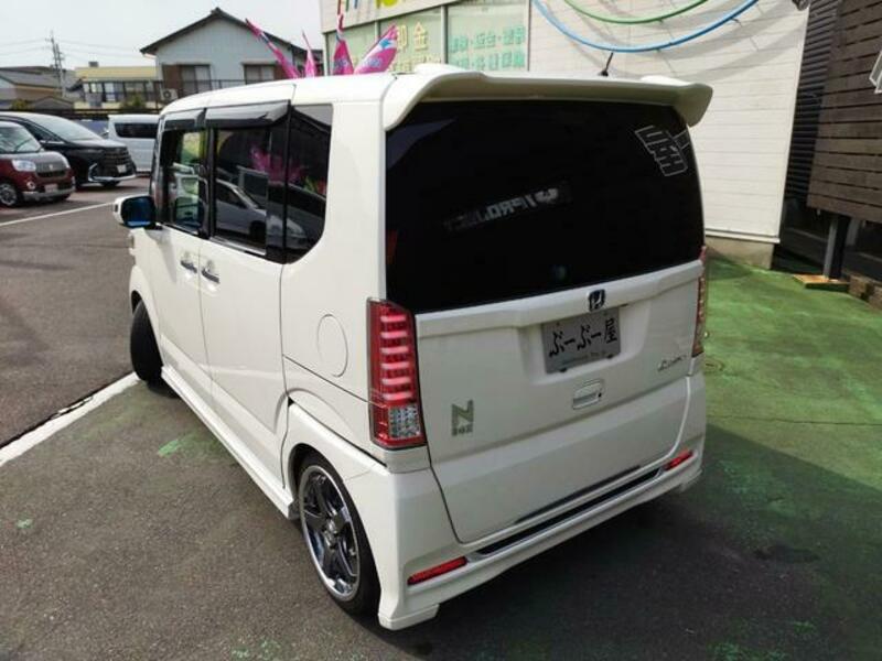 N BOX CUSTOM
